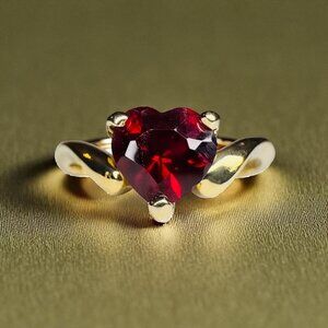 VINTAGE 10K Gold- Ruby Ring -Sz 5- .82CT Red Heart Ruby Promise Ring -1.5g